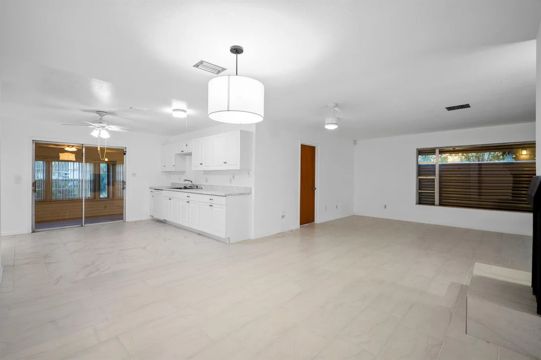 Photo of 4900 Palm Drive
