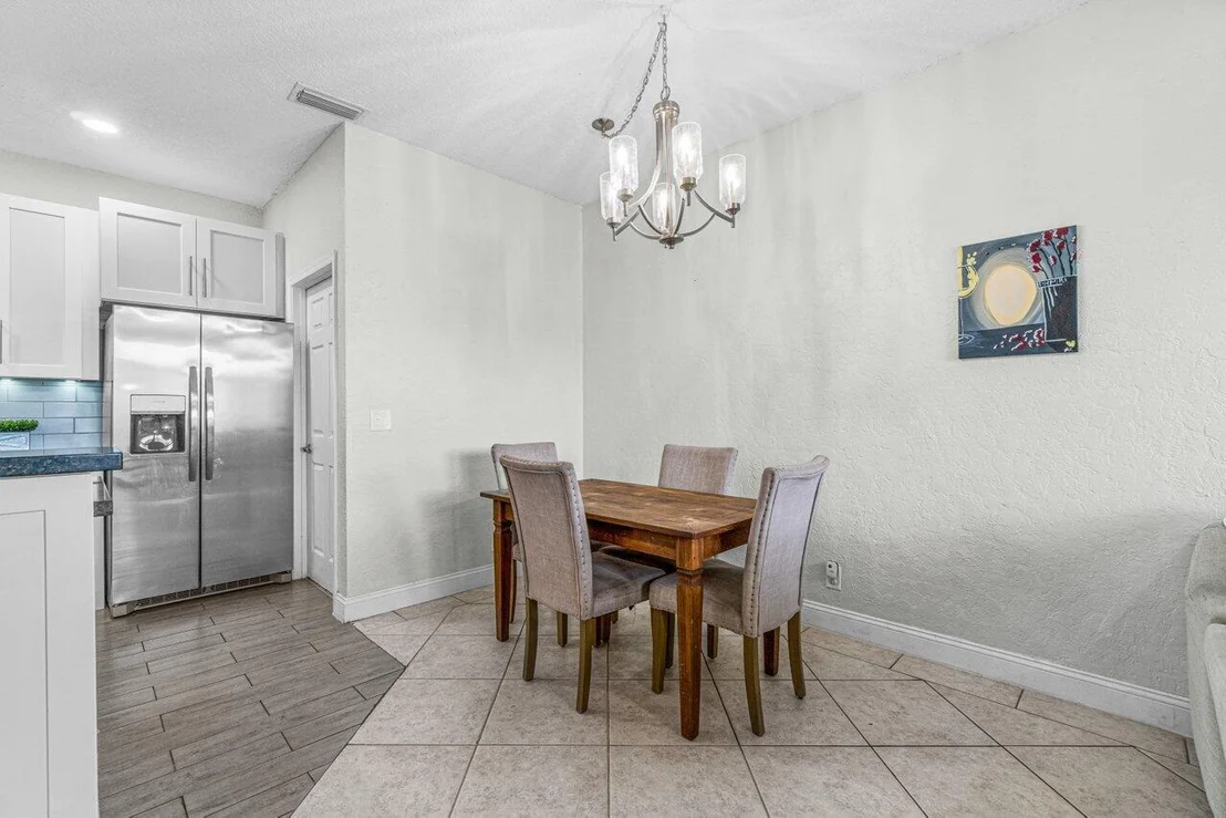 Photo of 1071 Fairfax Circle W