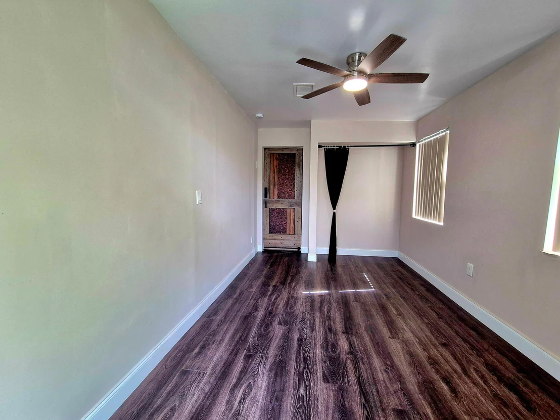 Photo of 1015 NW 68th Avenue