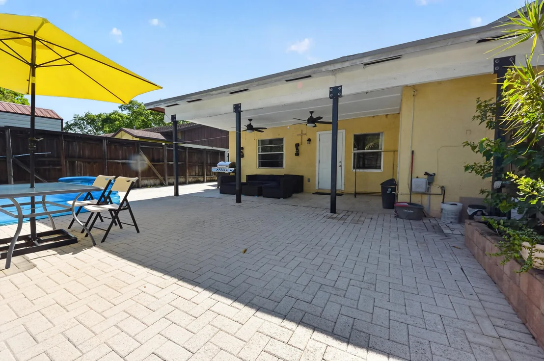 Photo of 4357 NW 6 Avenue