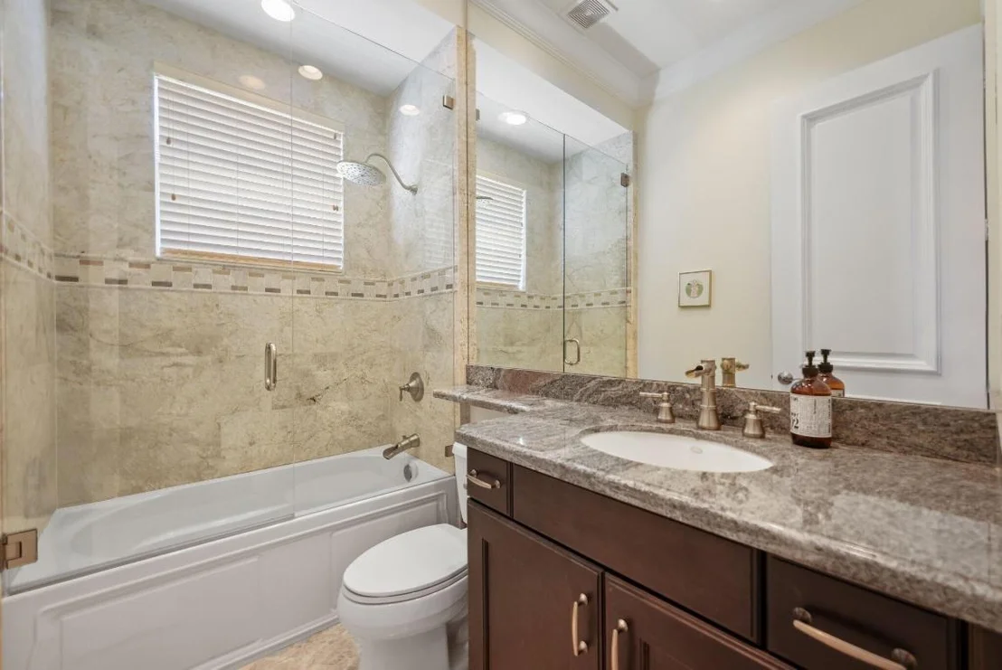Photo of 932 Banyan Drive