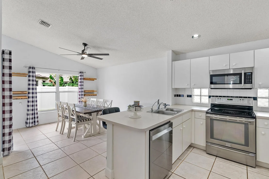Photo of 4078 Manor Forest Trail