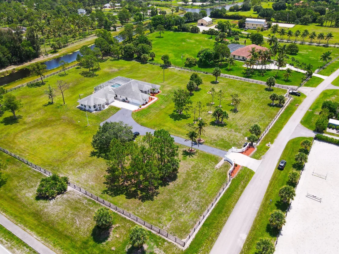 Photo of 17467 Fox Trail Lane