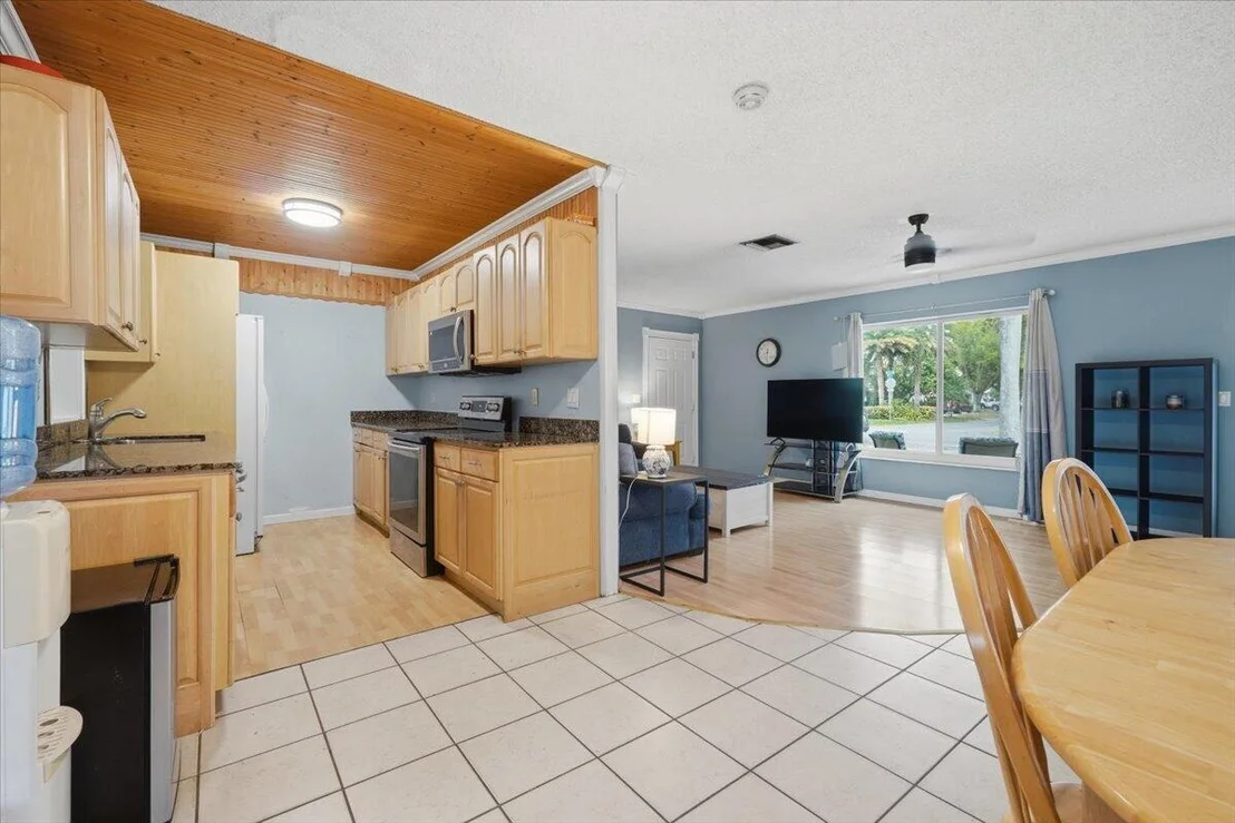 Photo of 330 SE 6th Street