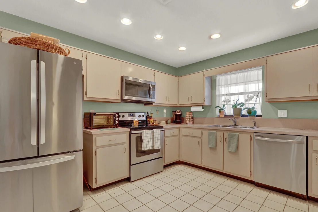 Photo of 21946 White Pine Terrace
