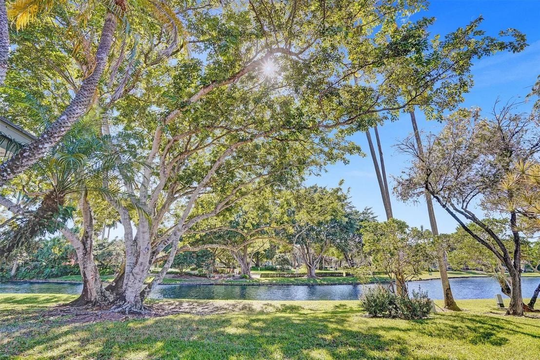 Photo of 2183 Montpeliar