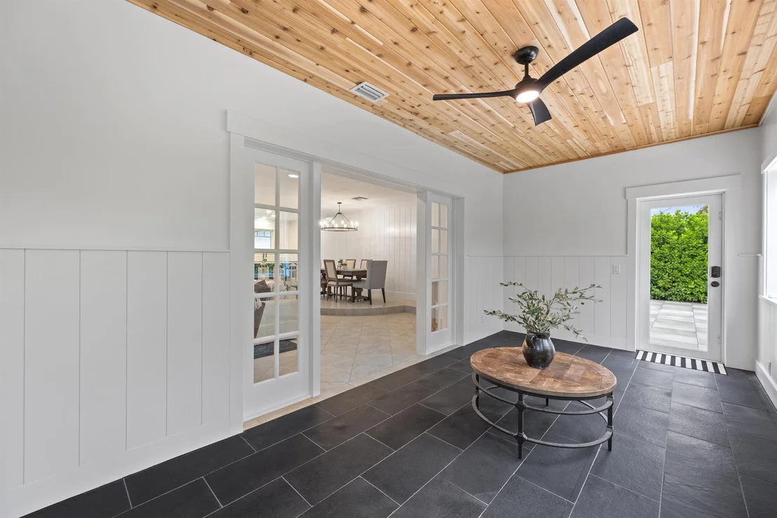 Photo of 370 Mars Avenue
