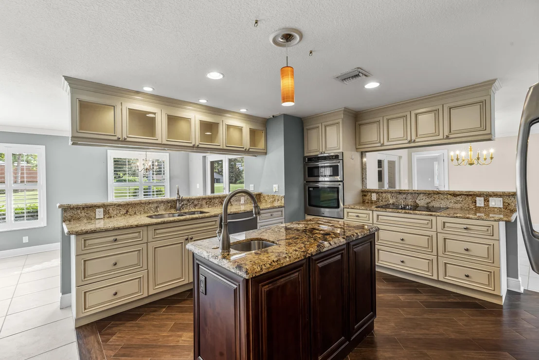 Photo of 3210 Lakeview Drive