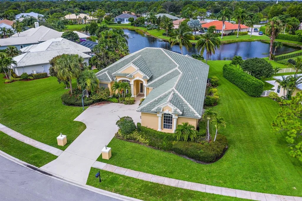 Photo of 18585 Lakeside Gardens Drive