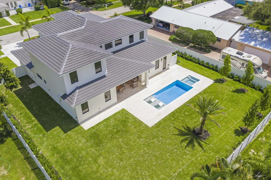 Photo of 2384 WINDSOR Road