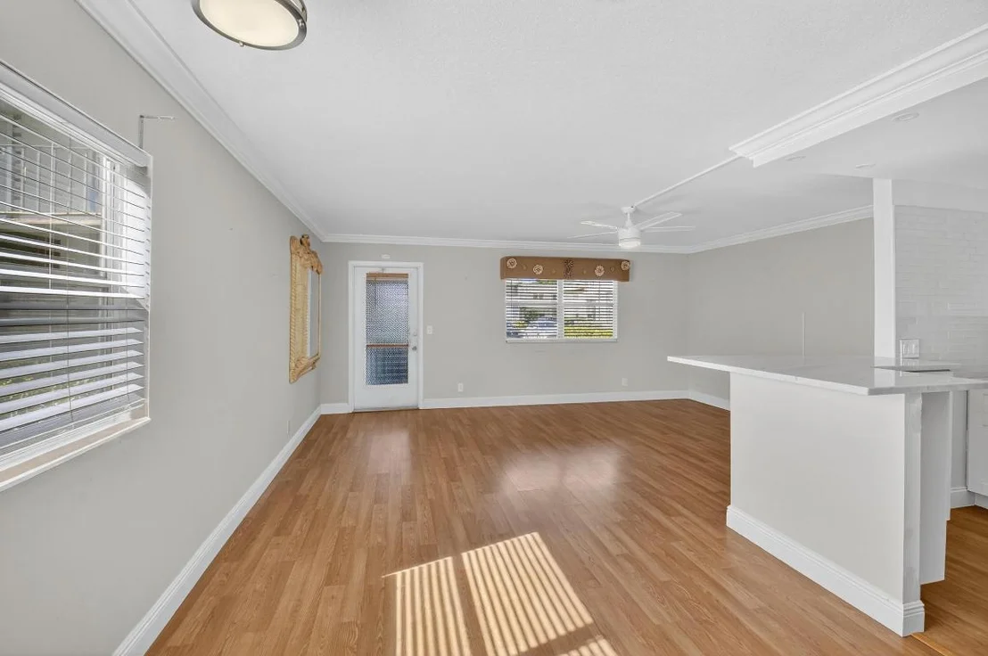 Photo of Unit M at 586 Monaco M