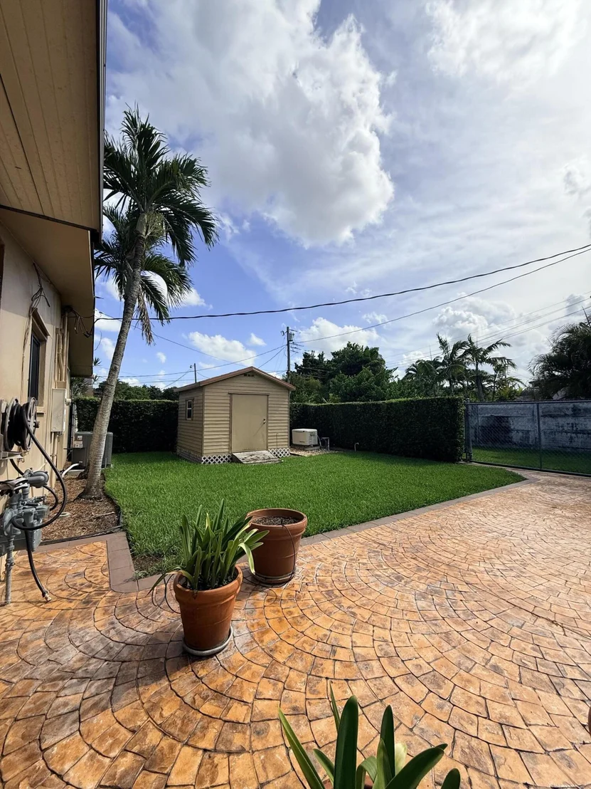 Photo of 5170 Palm Avenue