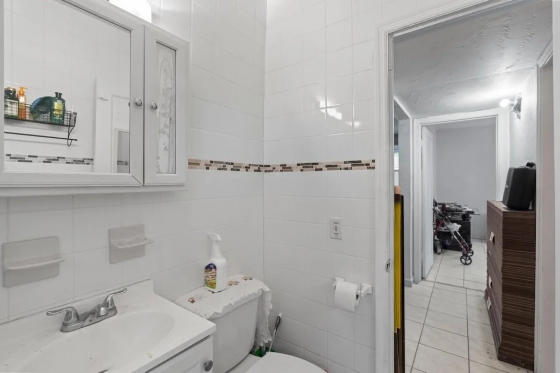Photo of 282 E 55th Street