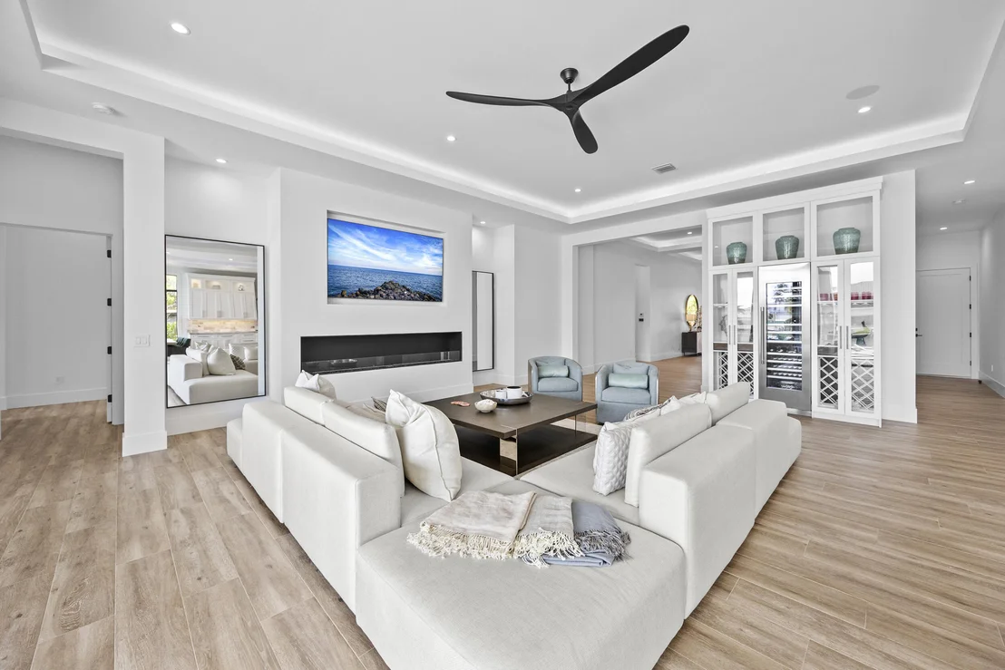 Photo of 736 Lagoon Drive