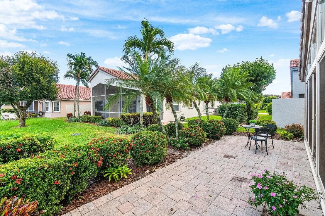 Photo of 6698 Sherbrook Drive