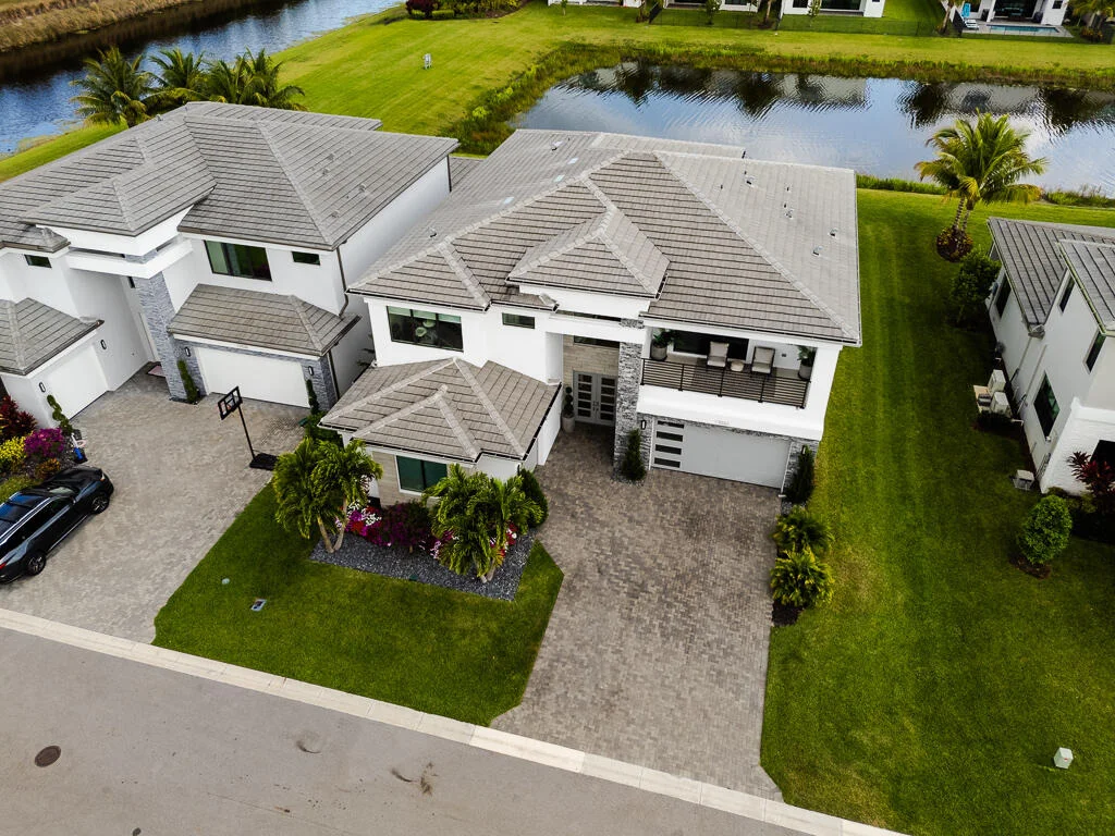 Photo of 17032 Watersprite Lakes Road