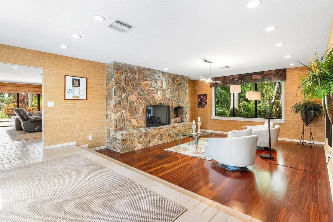 Photo of 477 Glenbrook Drive