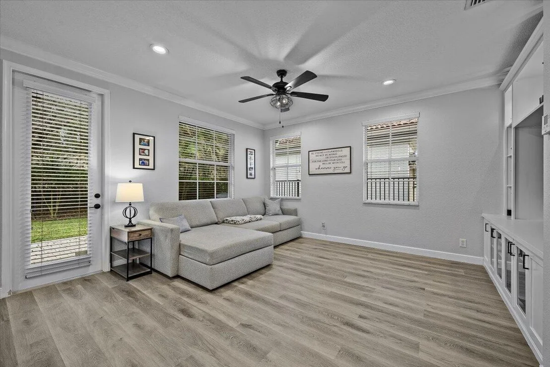 Photo of 627 Castle Drive