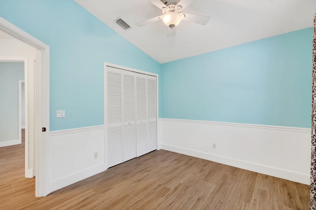 Photo of 1142 Canoe Point