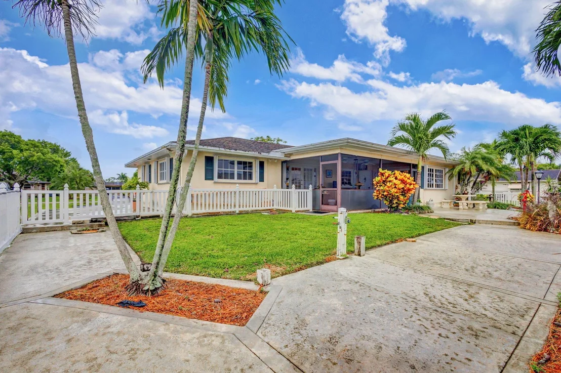 Photo of 86 W Coconut Drive