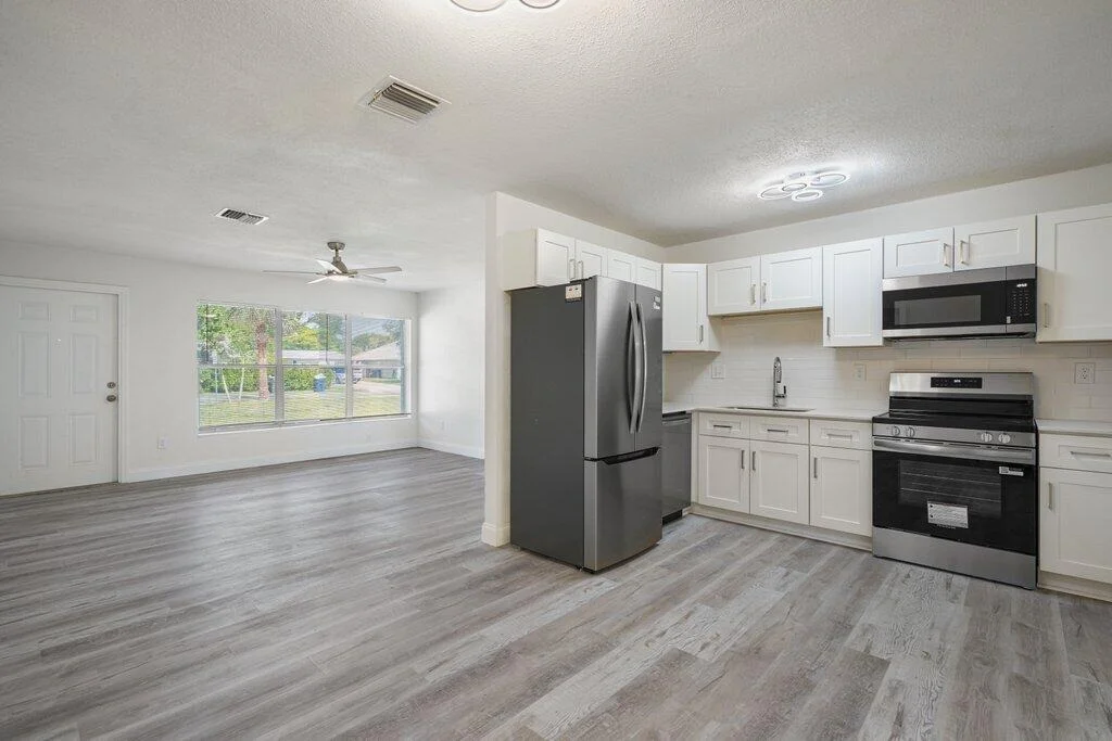 Photo of 911 SE Dolphin Drive