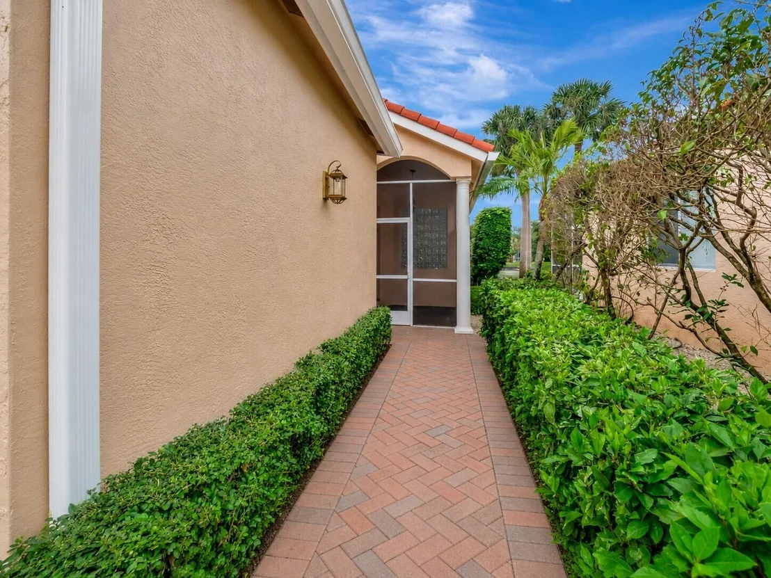 Photo of 11081 Springbrook Circle