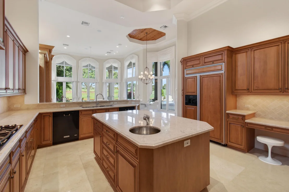 Photo of 331 MIZNER LAKE ESTATES Drive