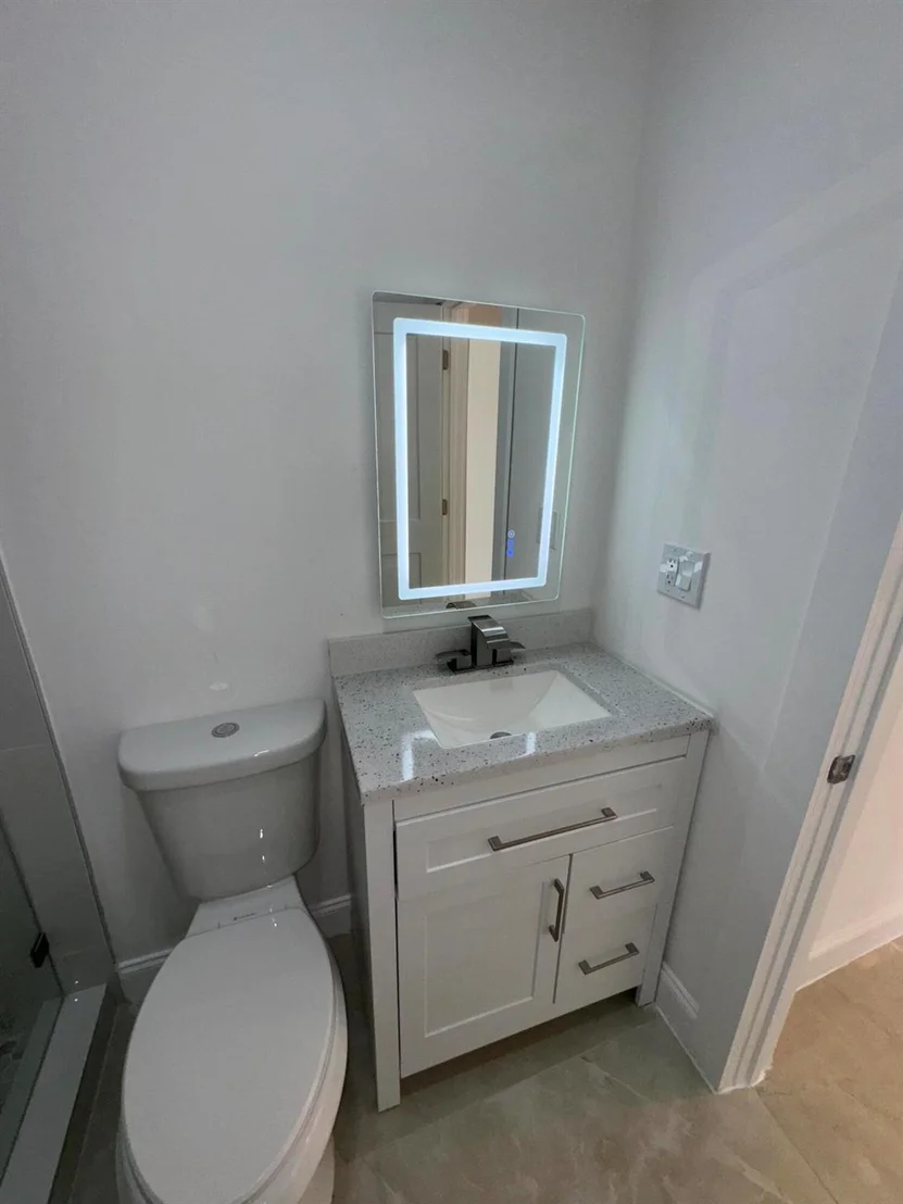 Photo of 418 Colonial Road