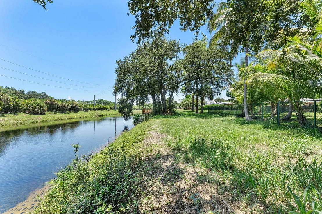 Photo of 7044 Thompson Road