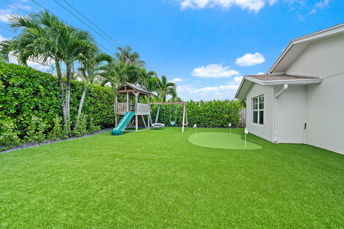 Photo of 215 Golfview Drive