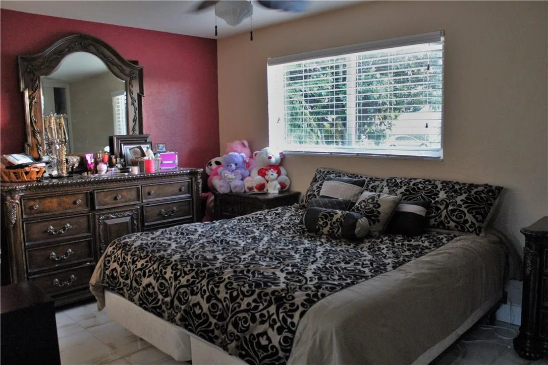 Photo of 352 Henthorne Drive