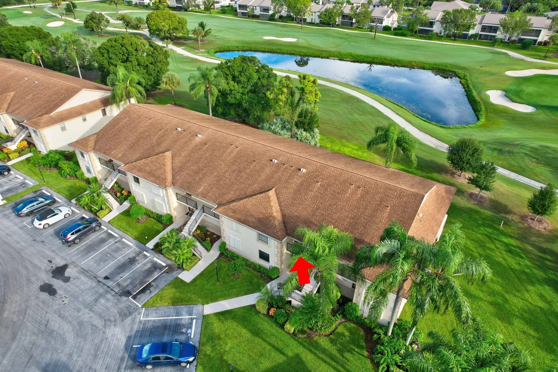 Photo of Unit E at 702 Pinecrest Circle