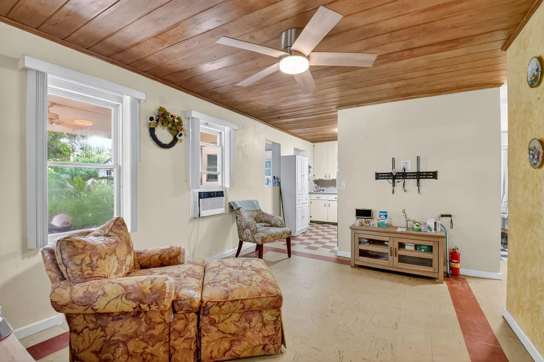 Photo of 3582 Davis Road