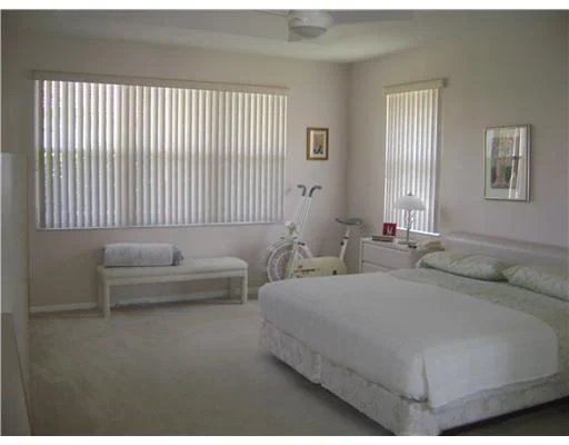 Photo of 6834 Treves