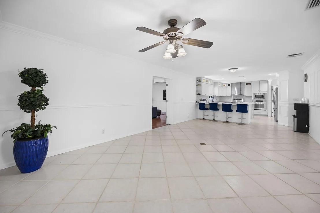 Photo of 6934 Grapeview Boulevard