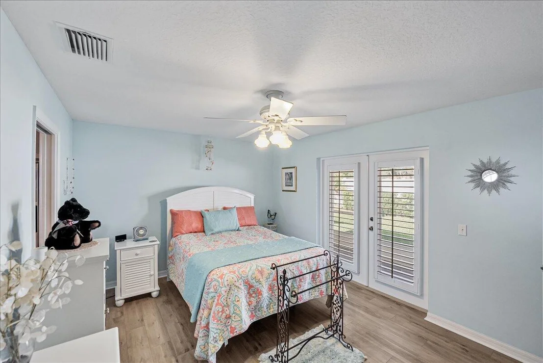 Photo of 552 6th Lane
