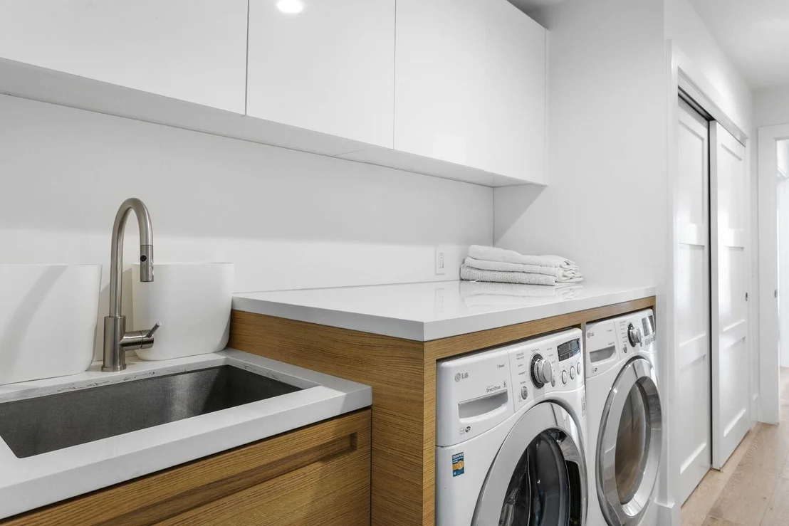 Photo of 215 Island Drive