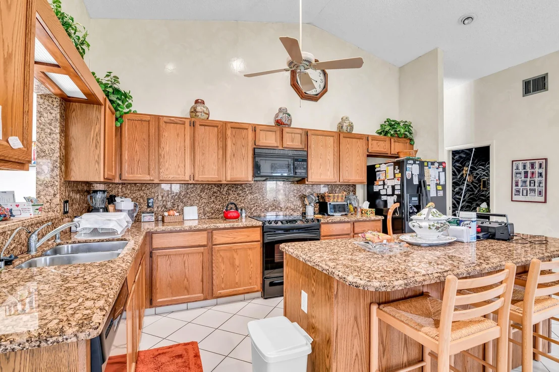 Photo of 2660 Riviera Drive