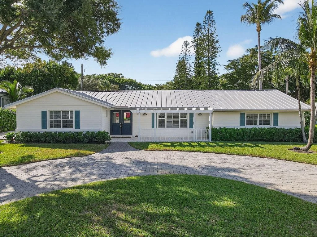 Photo of 700 Lakeside Circle