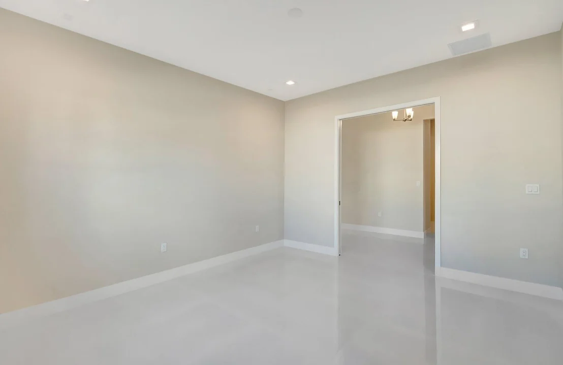 Photo of 9452 Riverside Park Drive