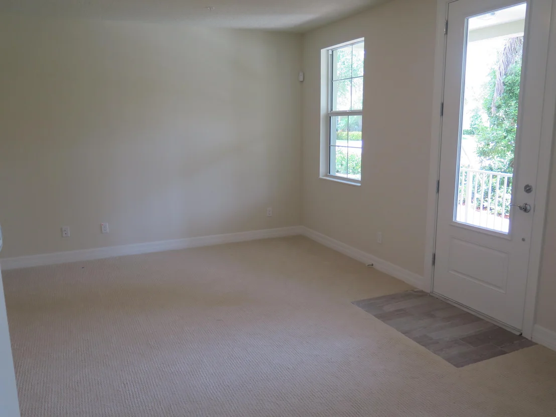 Photo of 1072 Community Drive