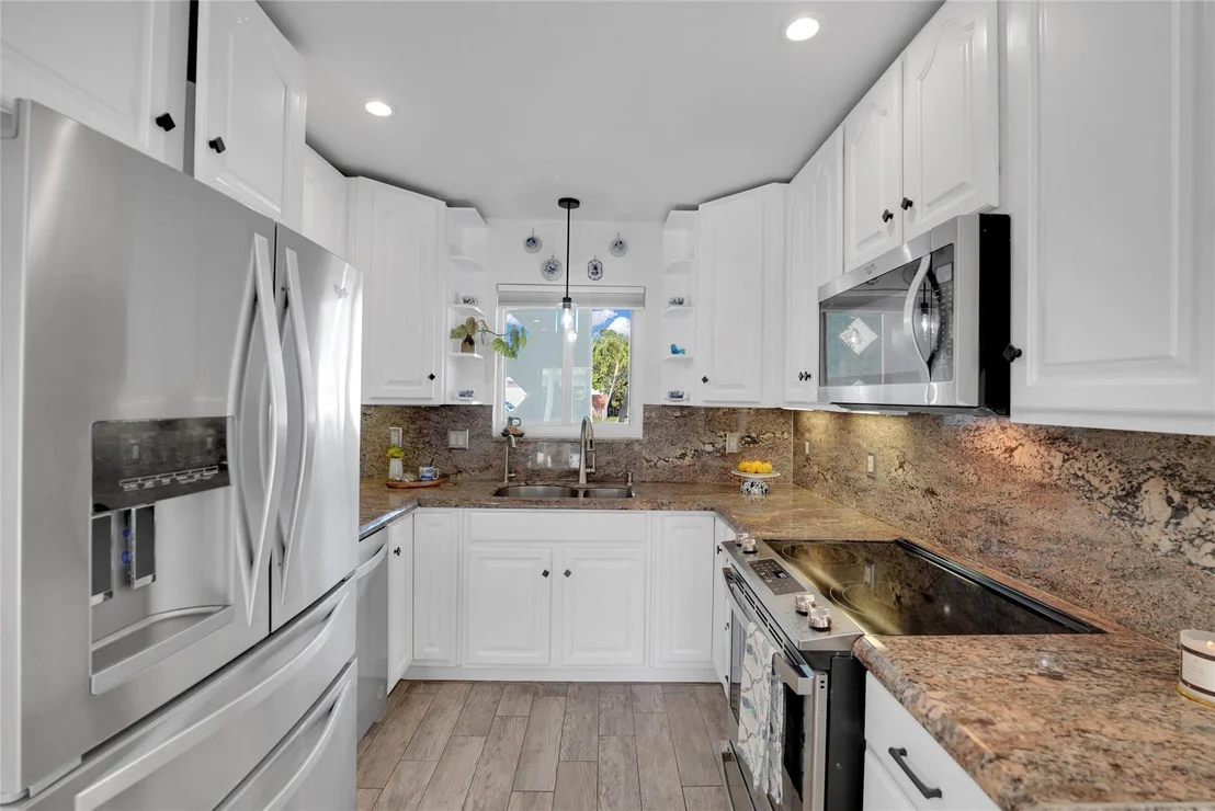 Photo of 17 SE 9th Avenue