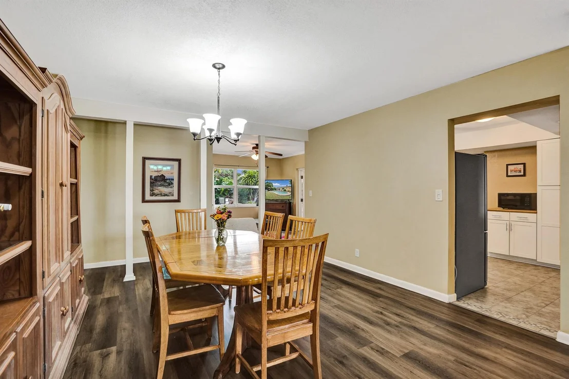 Photo of 607 SE 7th Avenue