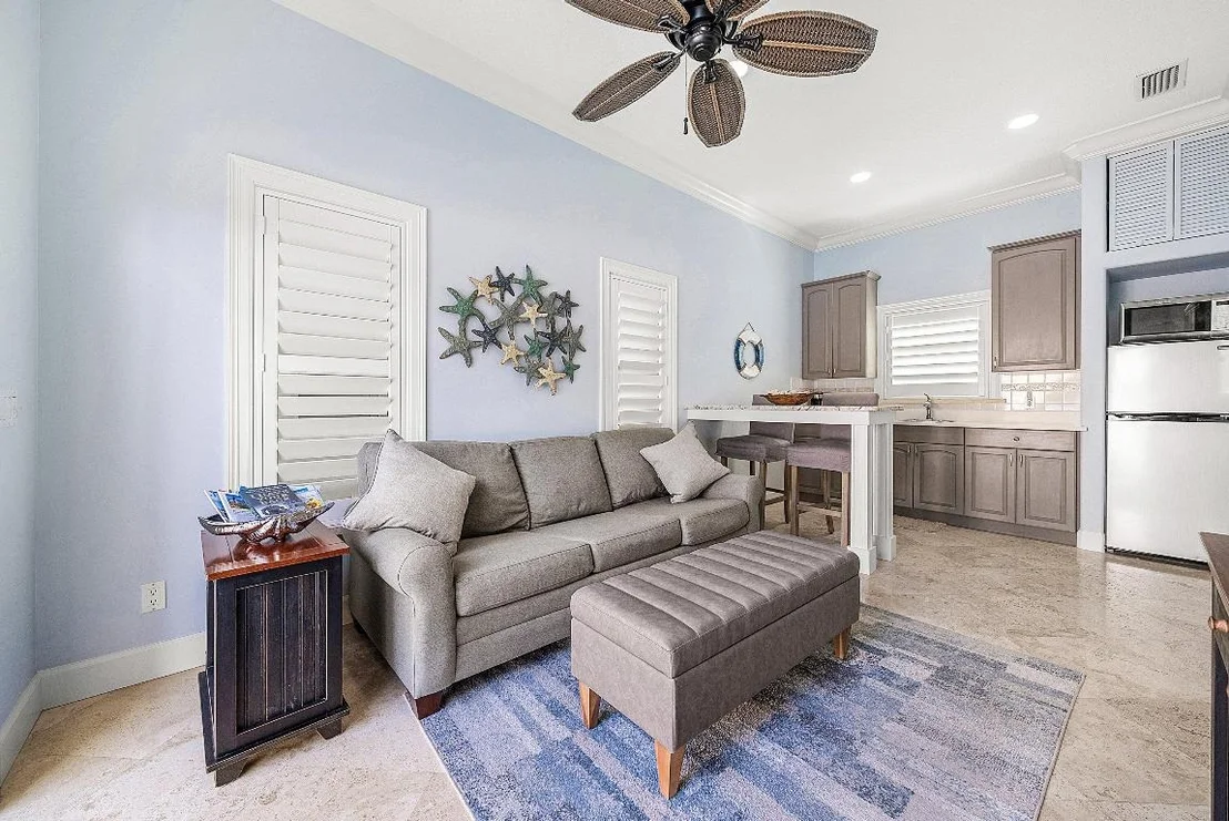 Photo of 906 Dolphin Drive