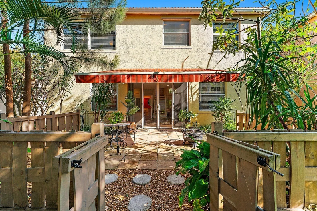 Photo of 9886 Warner Lane