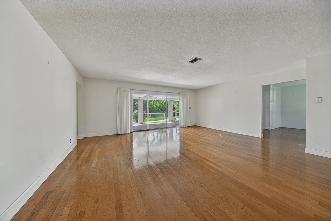Photo of 4141 NE 23RD Avenue