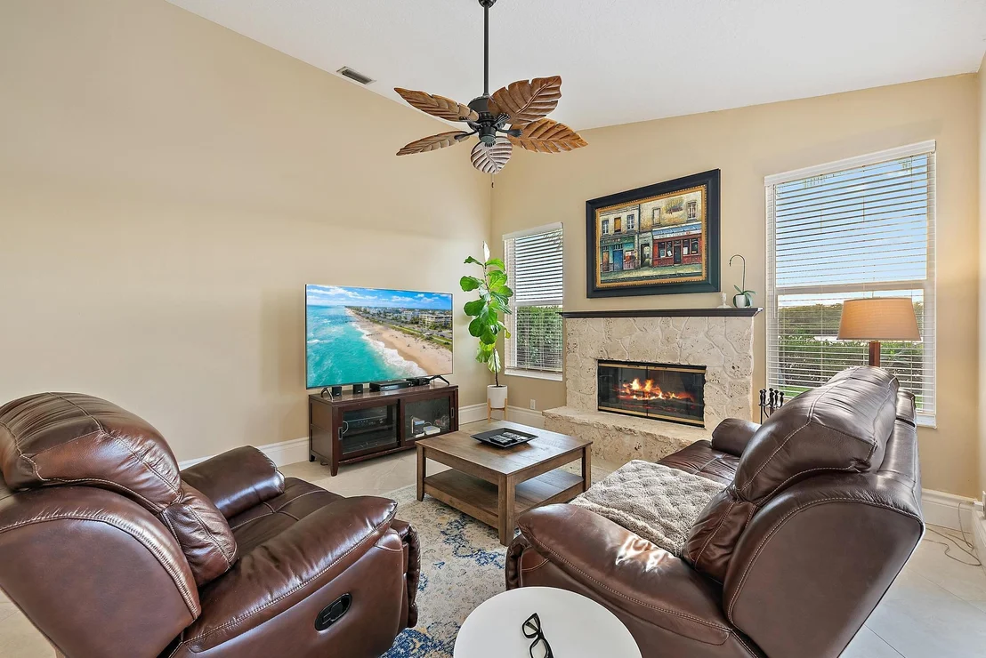 Photo of 8575 SE Water Oak Place