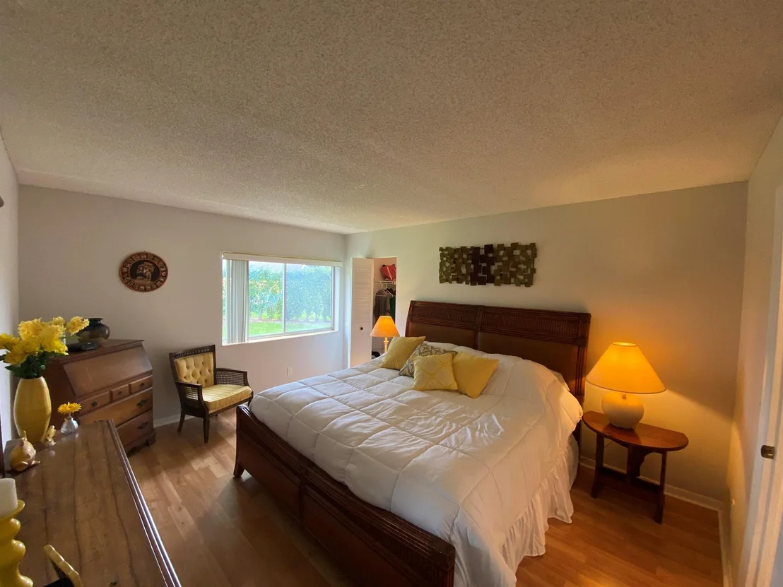 Photo of Unit D1 at 302 Pine Ridge Circle