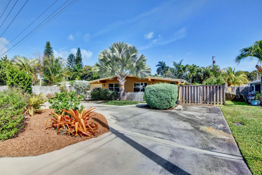 Photo of 999 Old Boynton Road