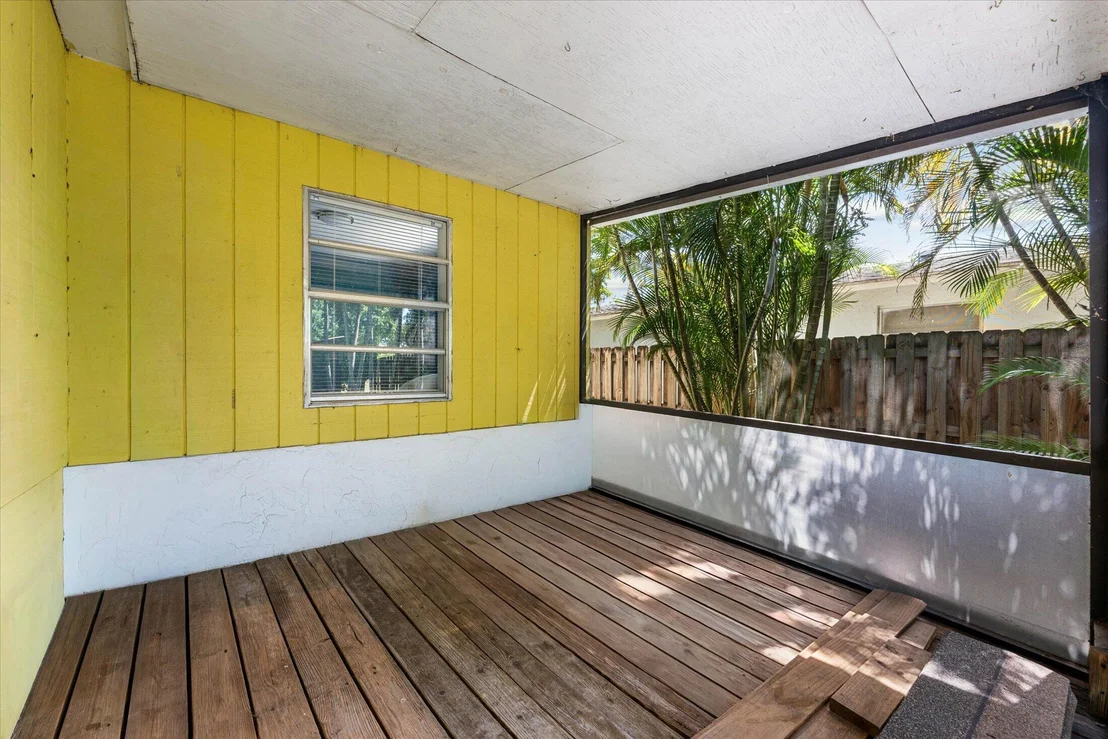 Photo of 4880 LINCOLN Road